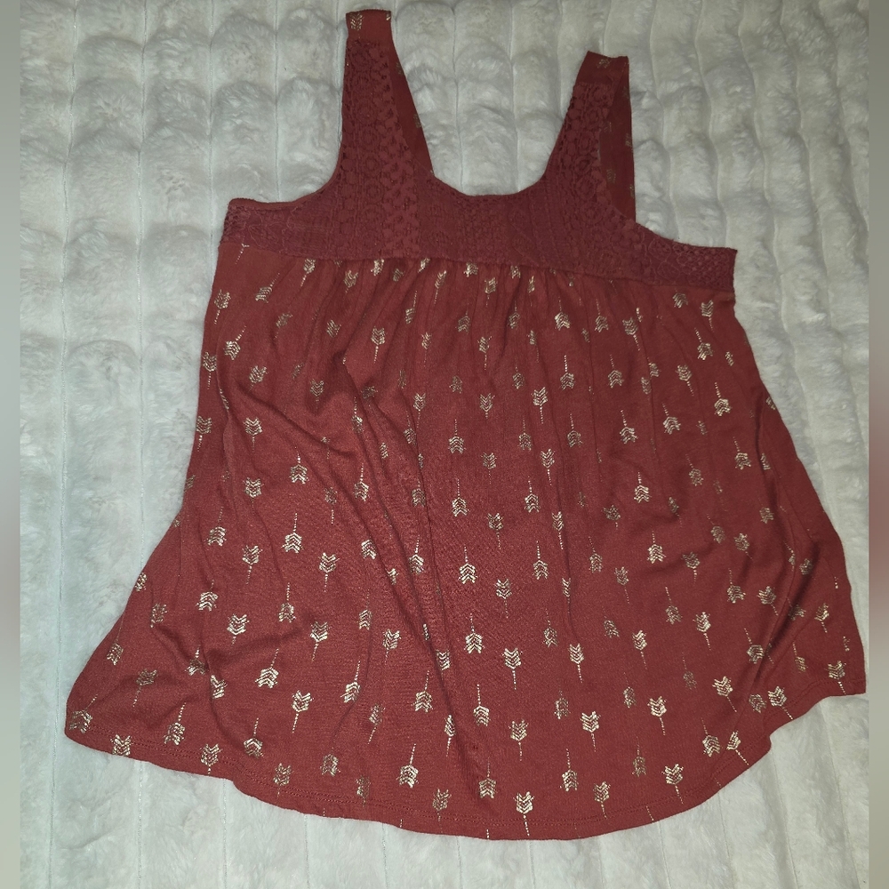 Maurices Burgundy Tank Top with Arrow Pattern & Lace Yoke